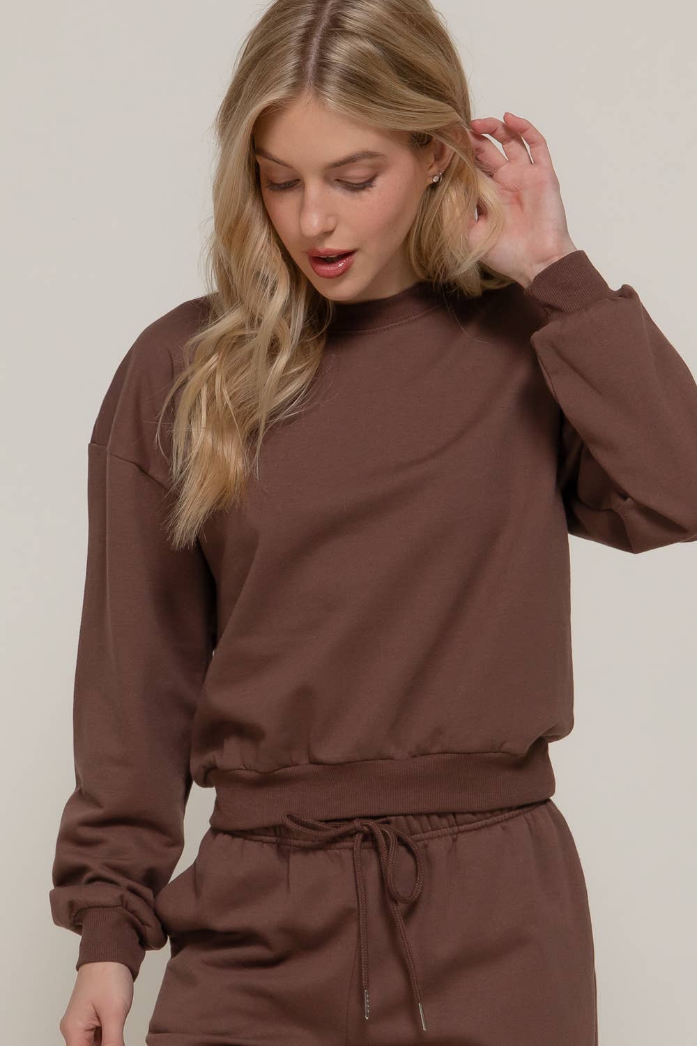 Long Sleeve Round Neck Crop SweatShirt