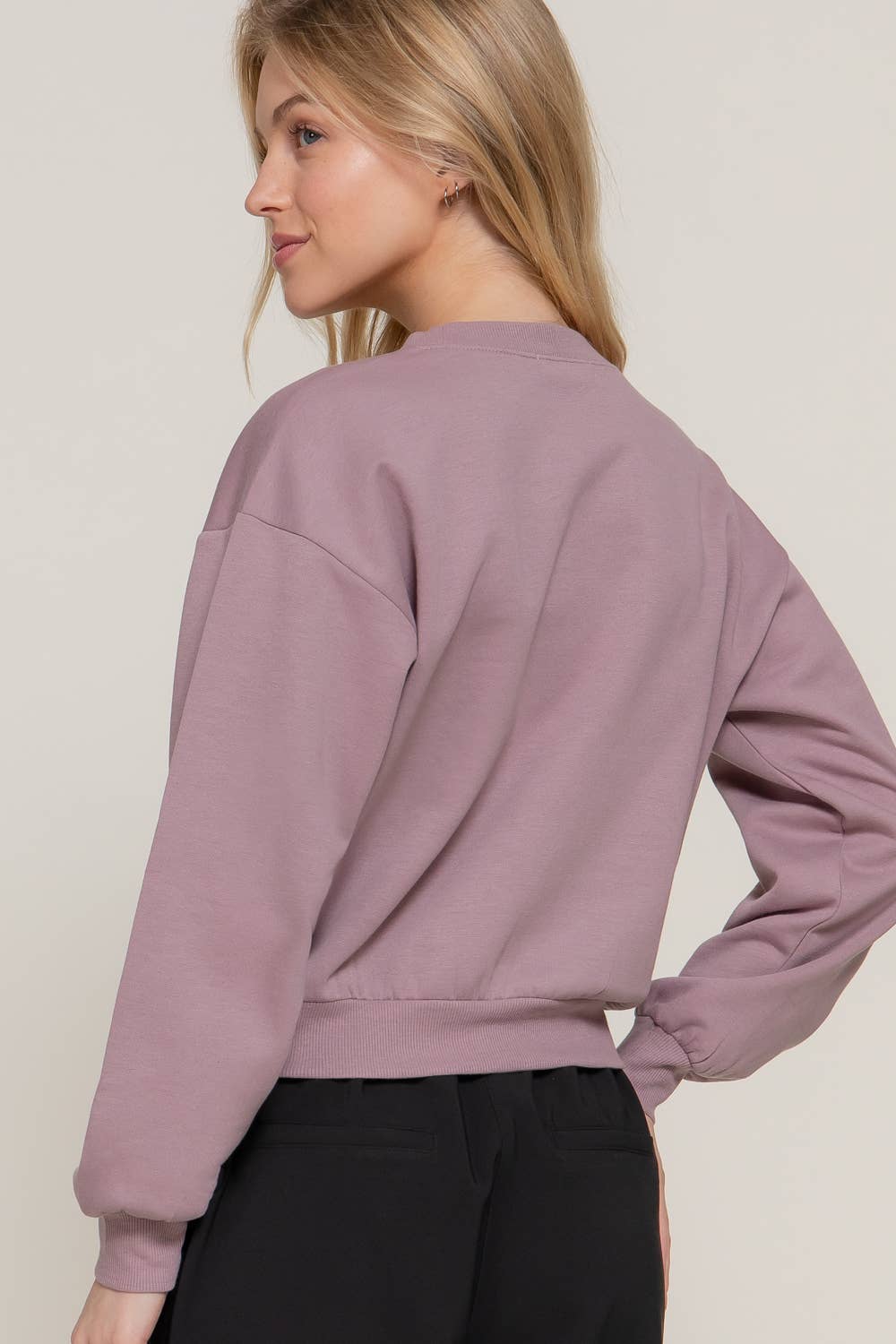 Long Sleeve Round Neck Crop SweatShirt