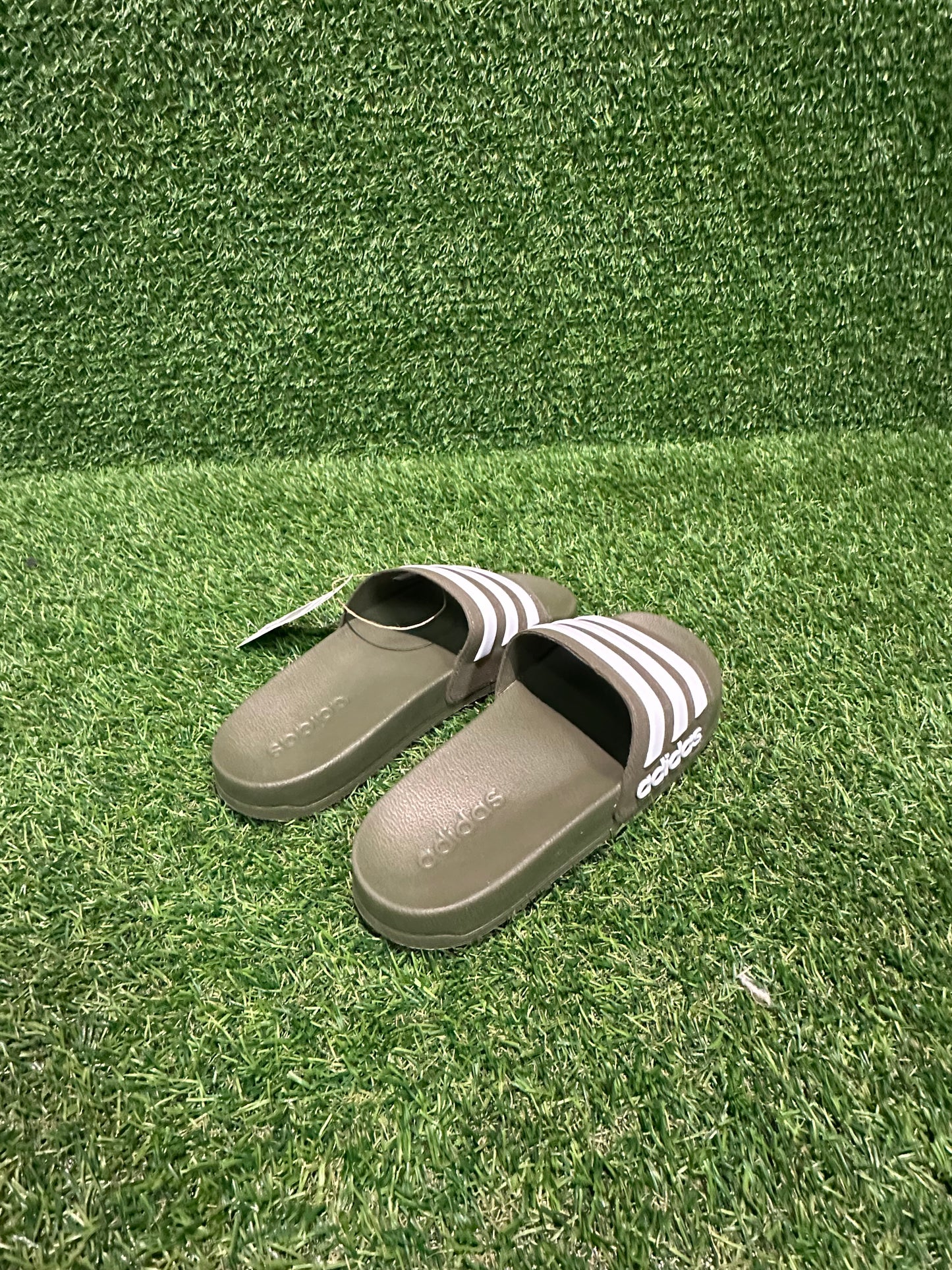 ADIDAS GREEN SLIDES SIZE 5