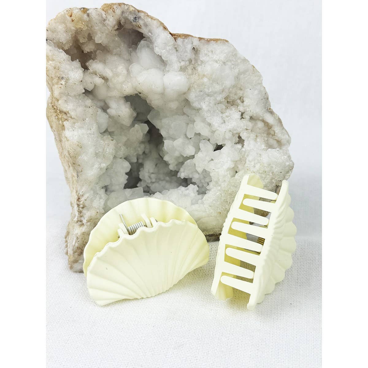 Matte Medium Shell Design Hair Claw