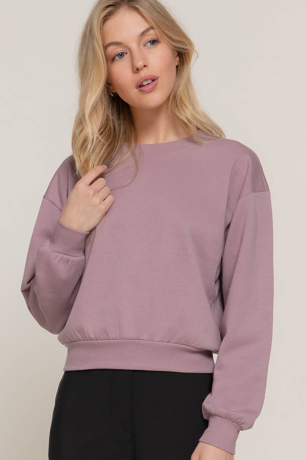 Long Sleeve Round Neck Crop SweatShirt