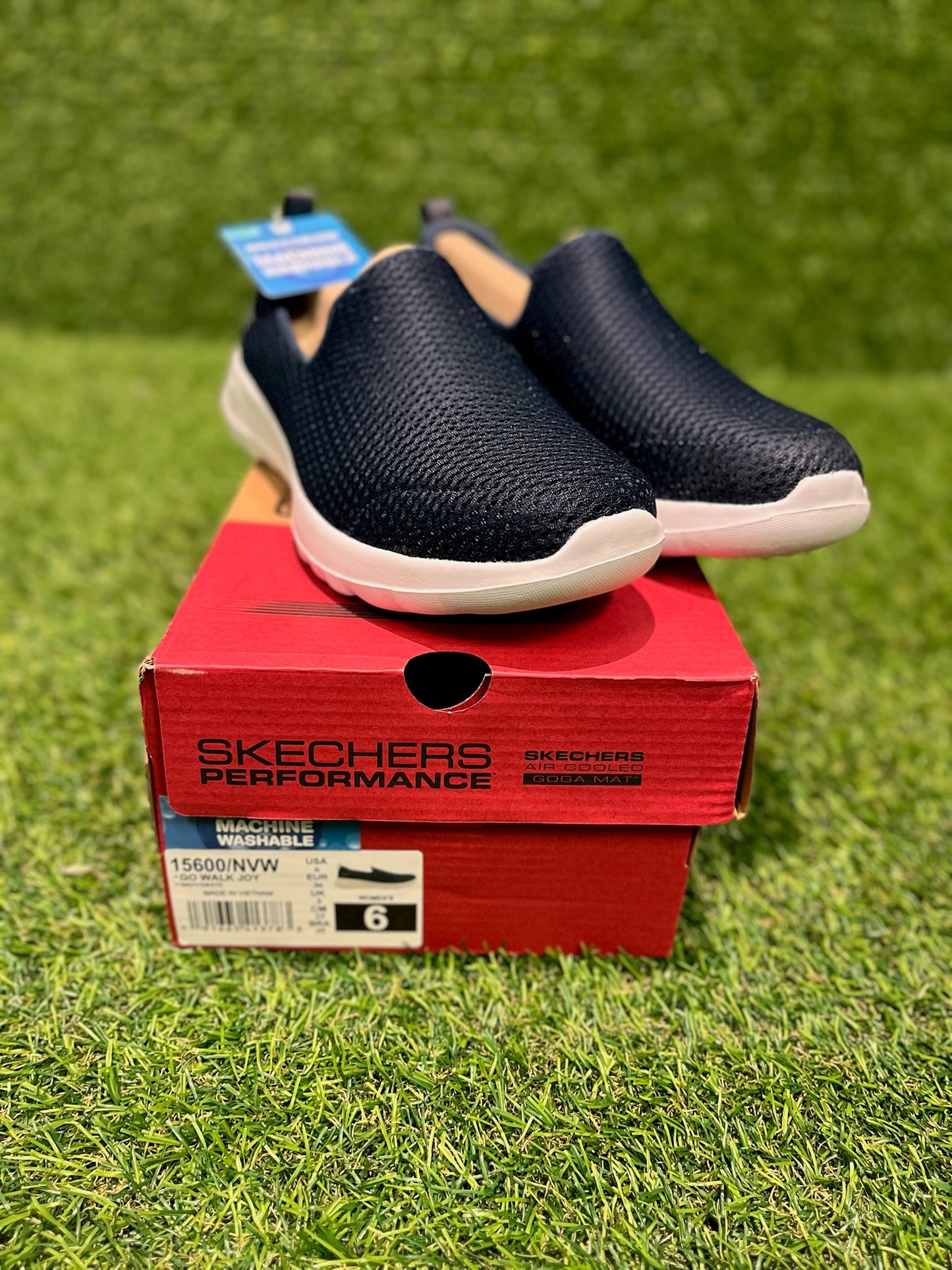 SKETCHER PERFORMANCE NAVY SIZE 6