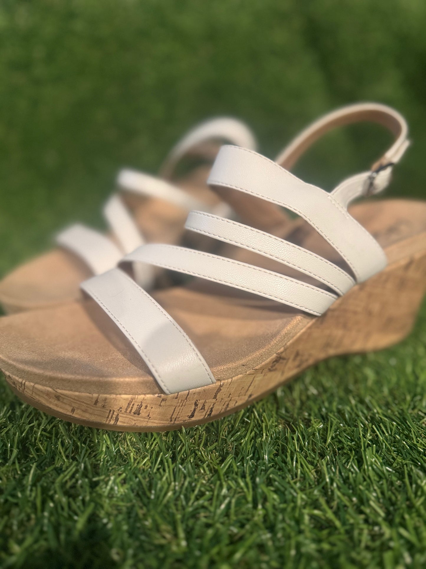 LIFE STRIDE WHITE WEDGE SANDAL SIZE 9.5
