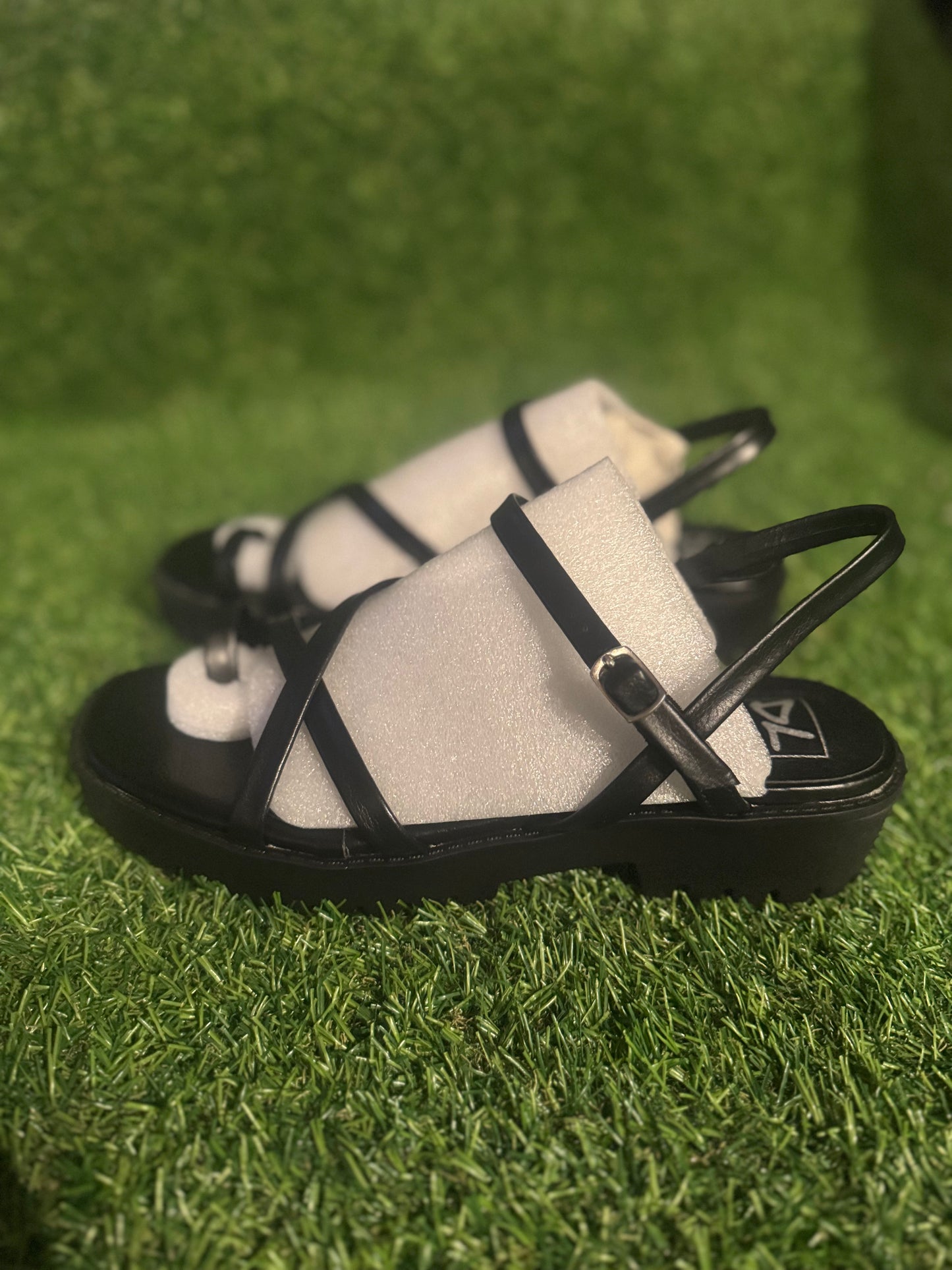 DIRTY LAUNDRY BLACK WEDGE SANDAL SIZE 8