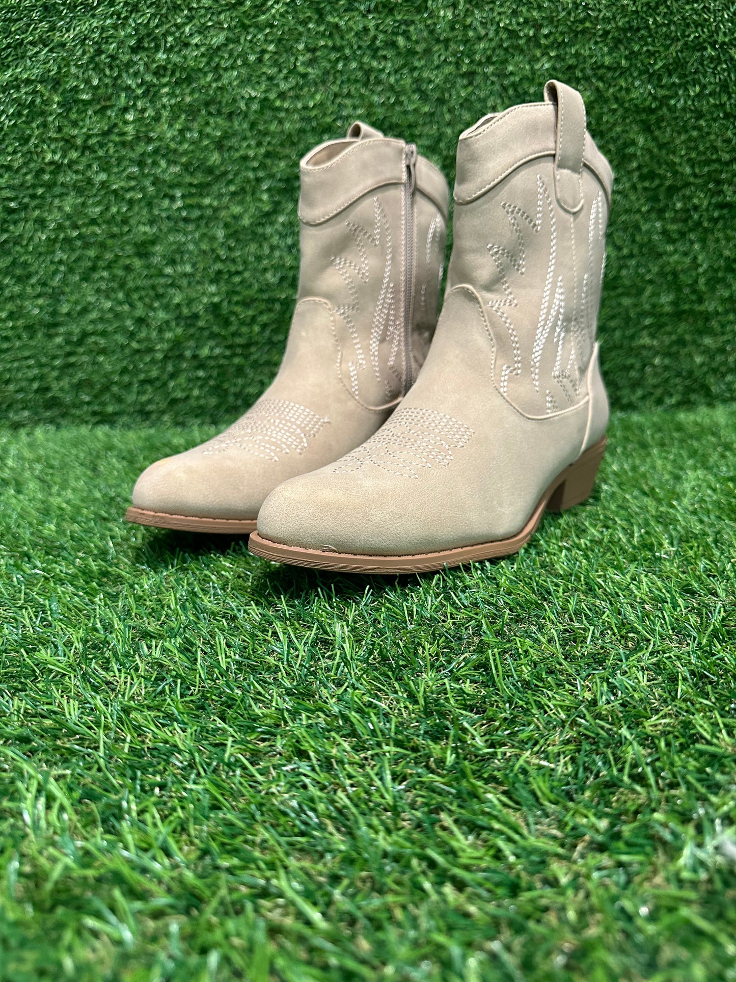 PEPPEP BROWN COWGIRL BOOT SIZE 8