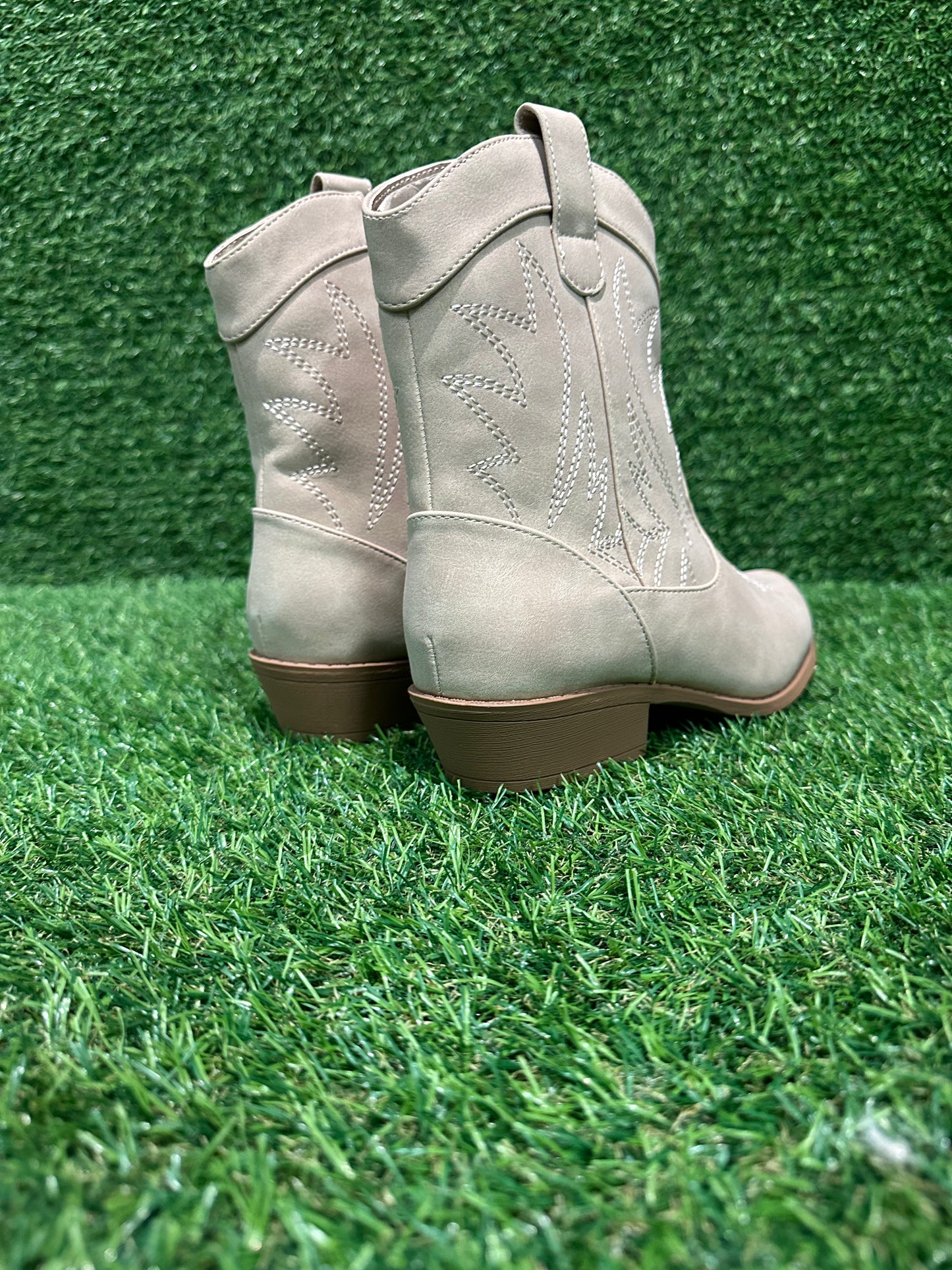 PEPPEP BROWN COWGIRL BOOT SIZE 8