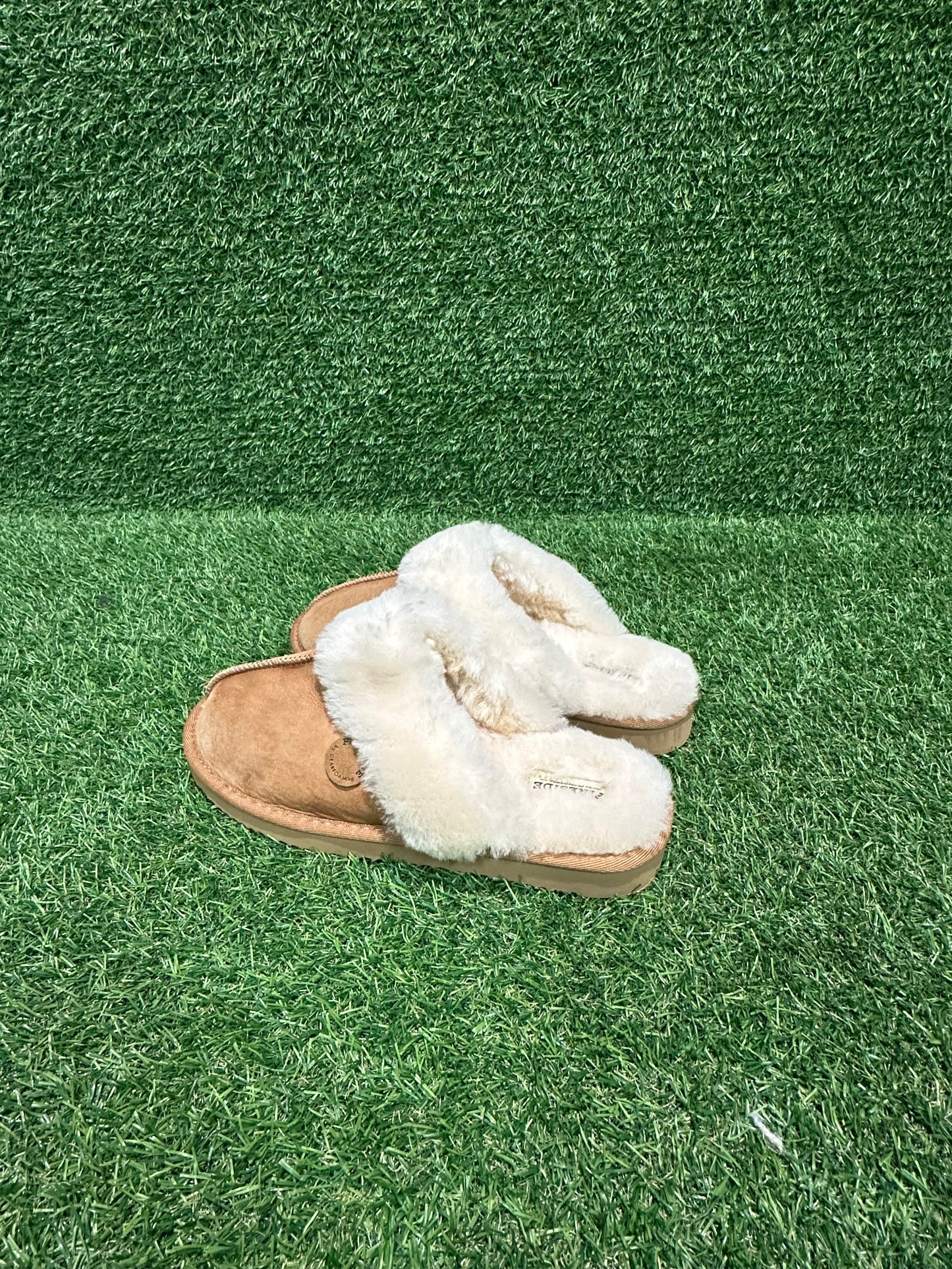 FIRESIDE SLIP ONS SIZE 9.5