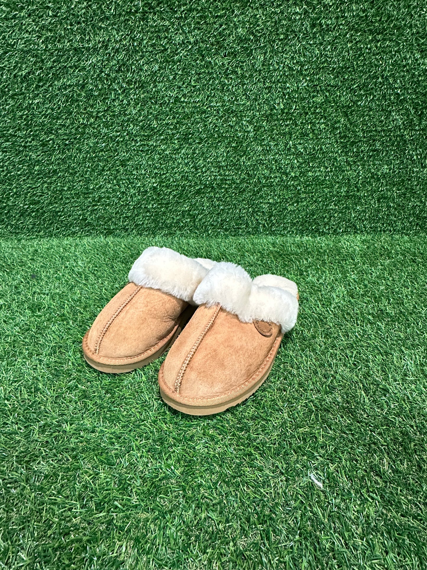 FIRESIDE SLIP ONS SIZE 9.5