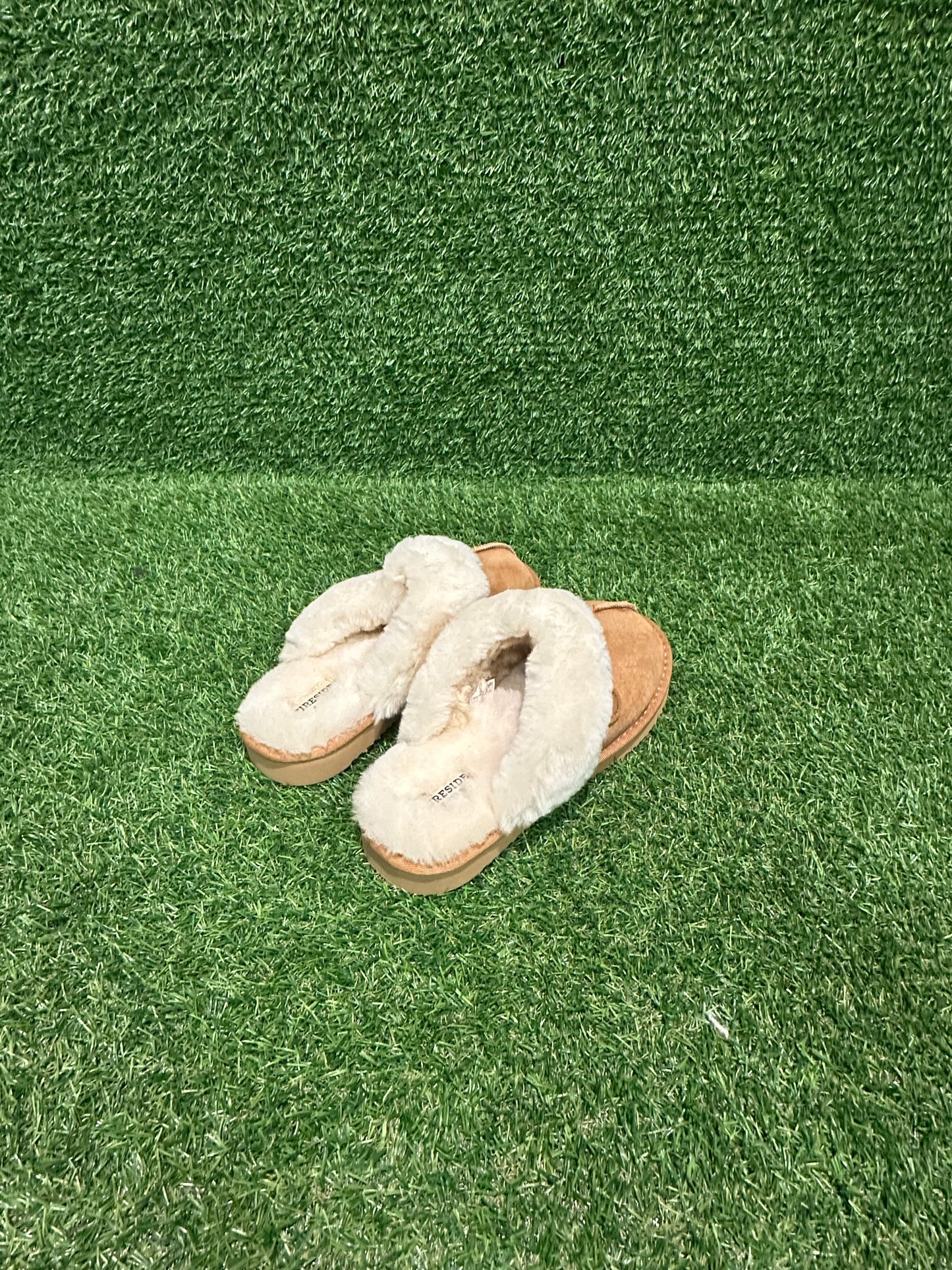 FIRESIDE SLIP ONS SIZE 9.5