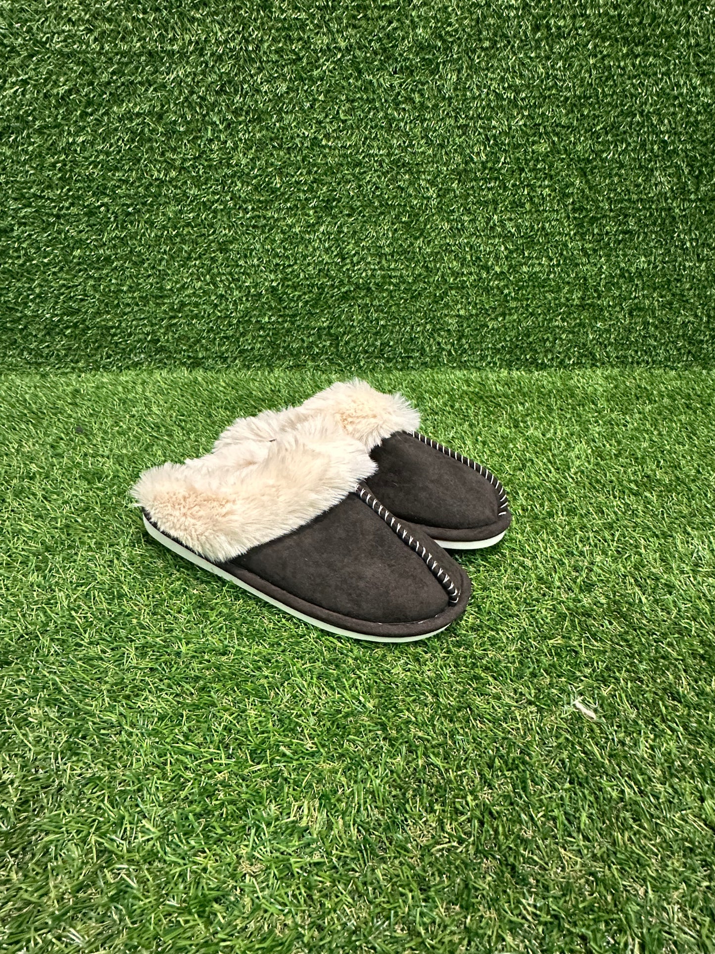DONPAPA BLACK SLIP ONS SIZE 7.5