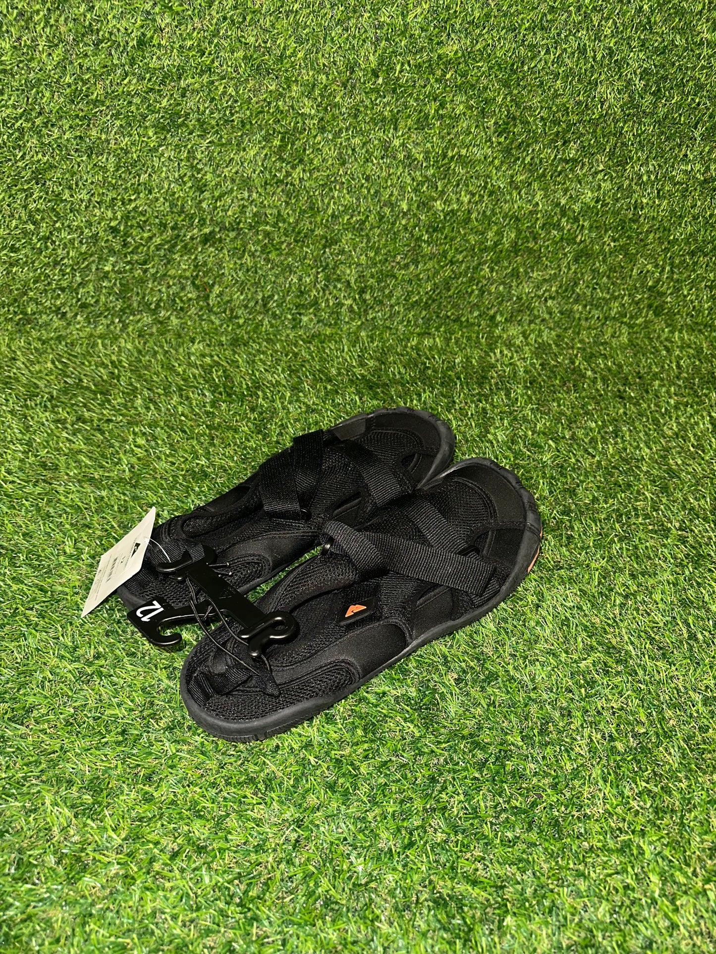 OZARK TRAIL BLACK SANDAL SIZE 12