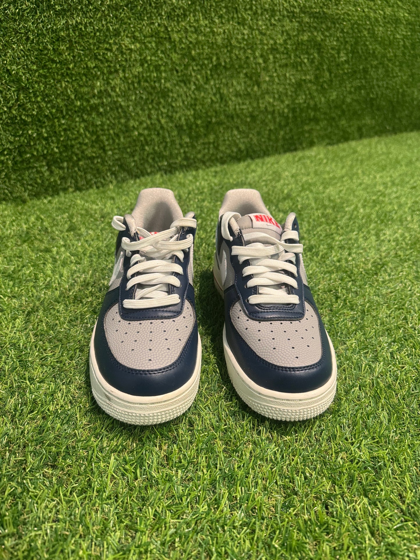 NIKE AIR FORCE 1 NAVY BLUE SIZE 8