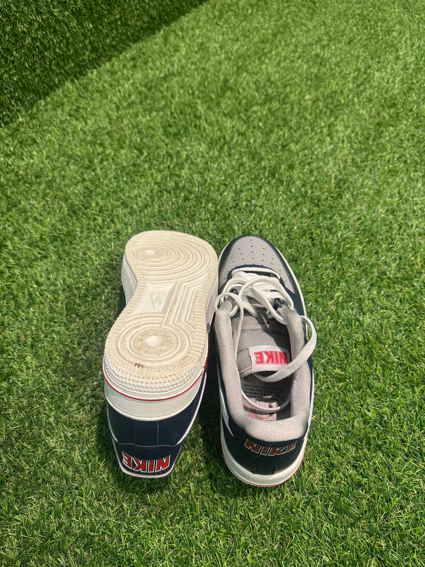 NIKE AIR FORCE 1 NAVY BLUE SIZE 8