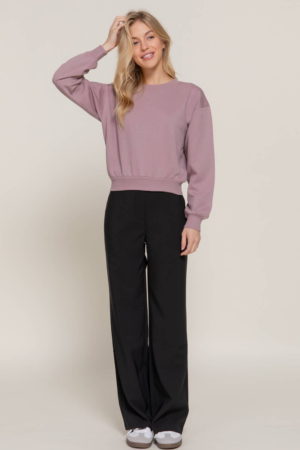 Long Sleeve Round Neck Crop SweatShirt