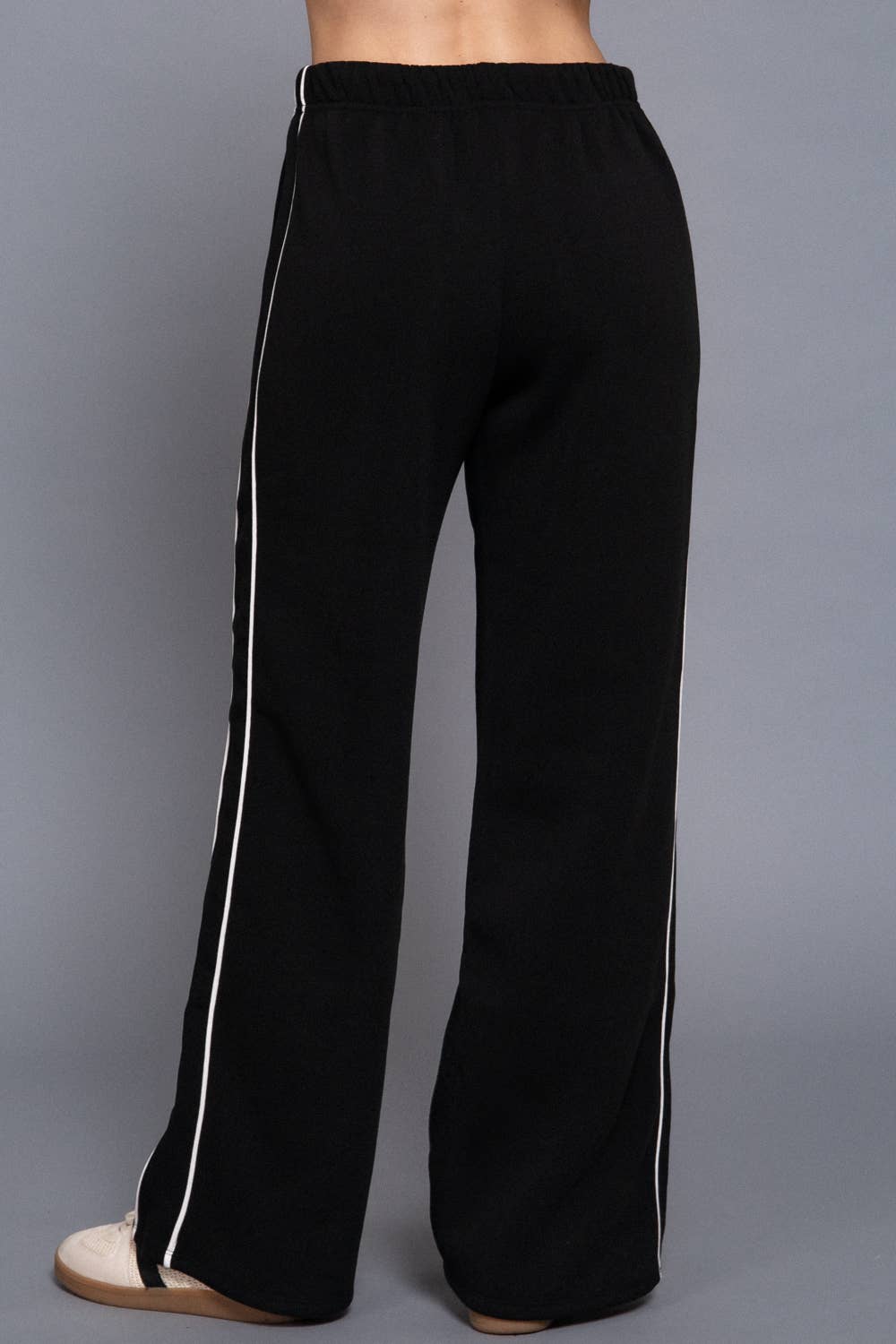 LINE ME UP SWEATPANTS