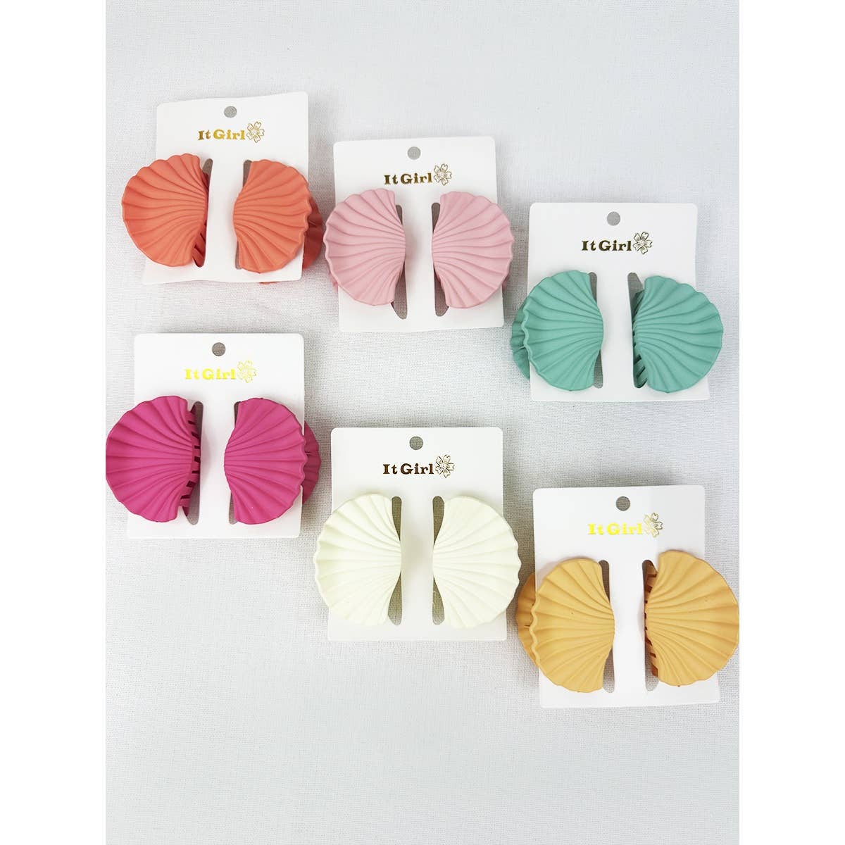Matte Medium Shell Design Hair Claw