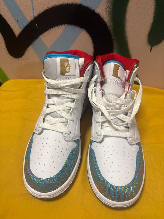 Nike Air Jordan 1 Mid Sneaker School NC to Chicago GS W8.5/7Y