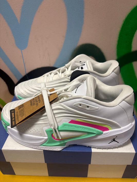 Jordan Luka 3 "Photo Finish" basketball shoe Size 9