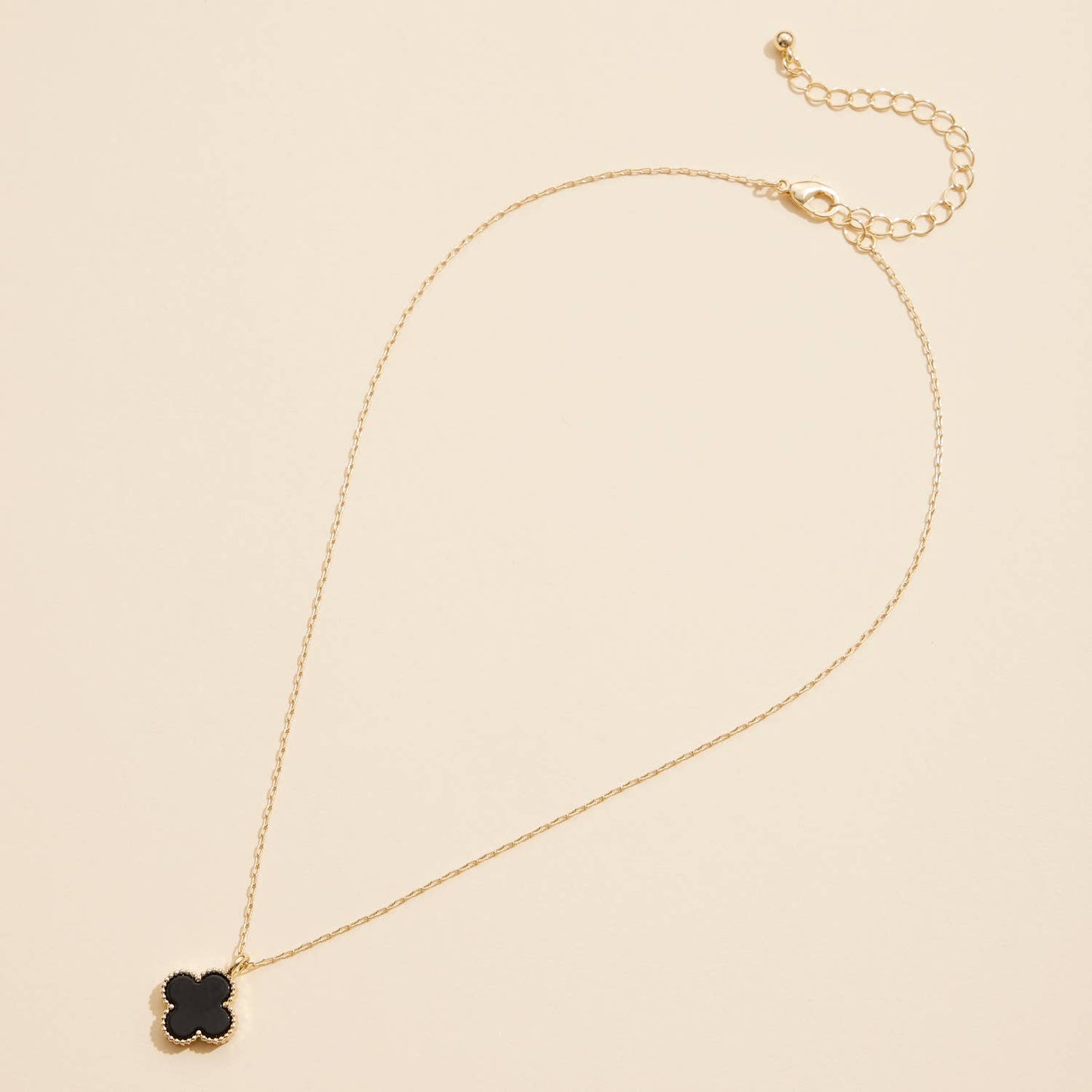 Single Flower Shell Charm Short Necklace