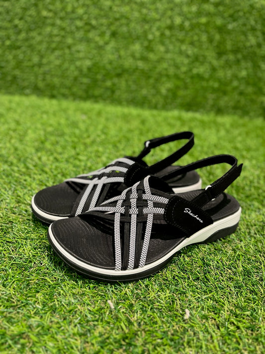 SKETCHER SANDAL VEGAN SIZE 9