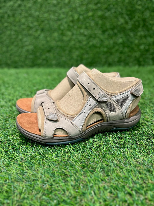 COB HILL SANDAL SIZE 8