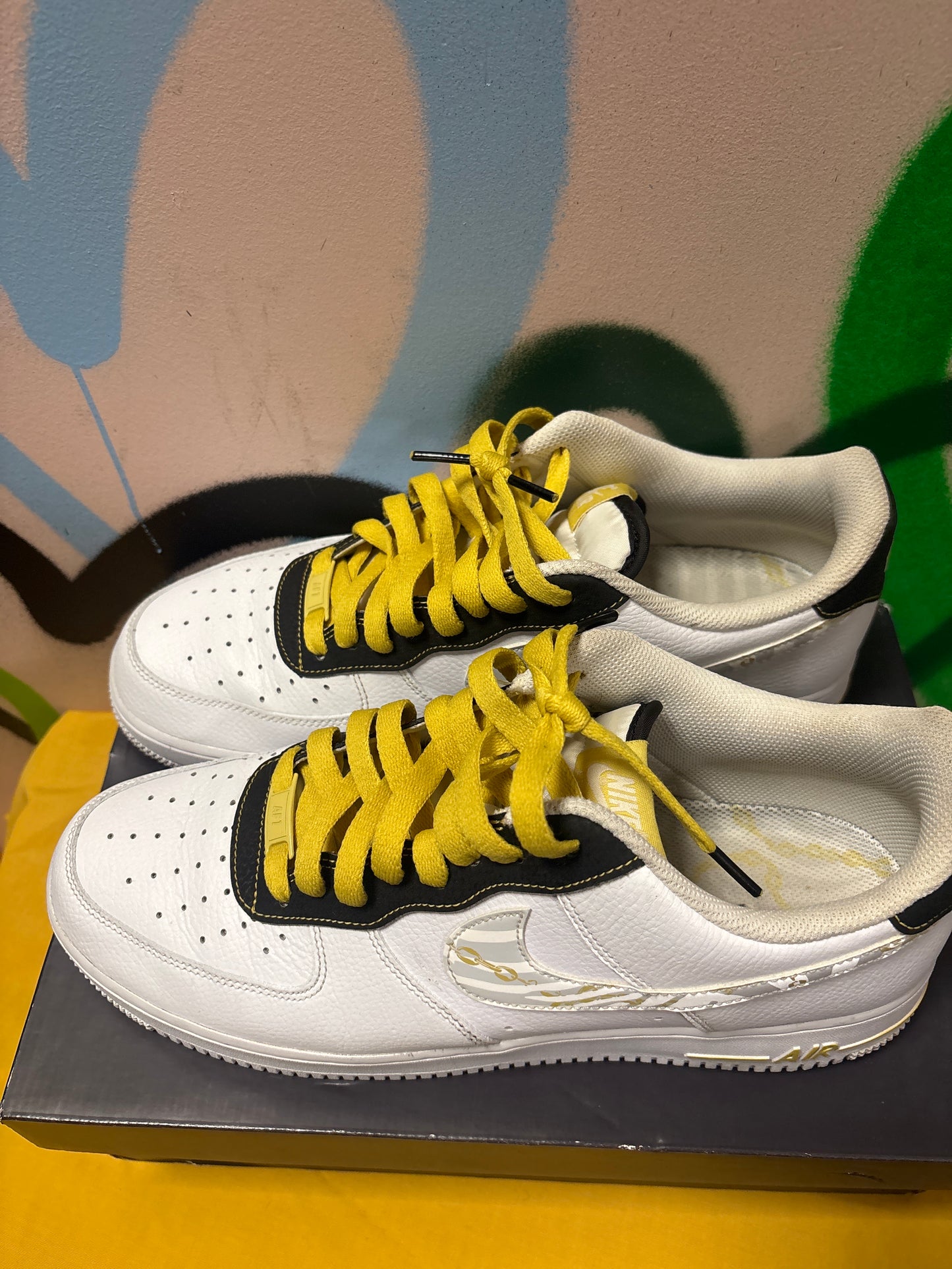 Nike Air Force 1 Low "Gold Link Zebra" Mens Size 11 Black Womens 12.5