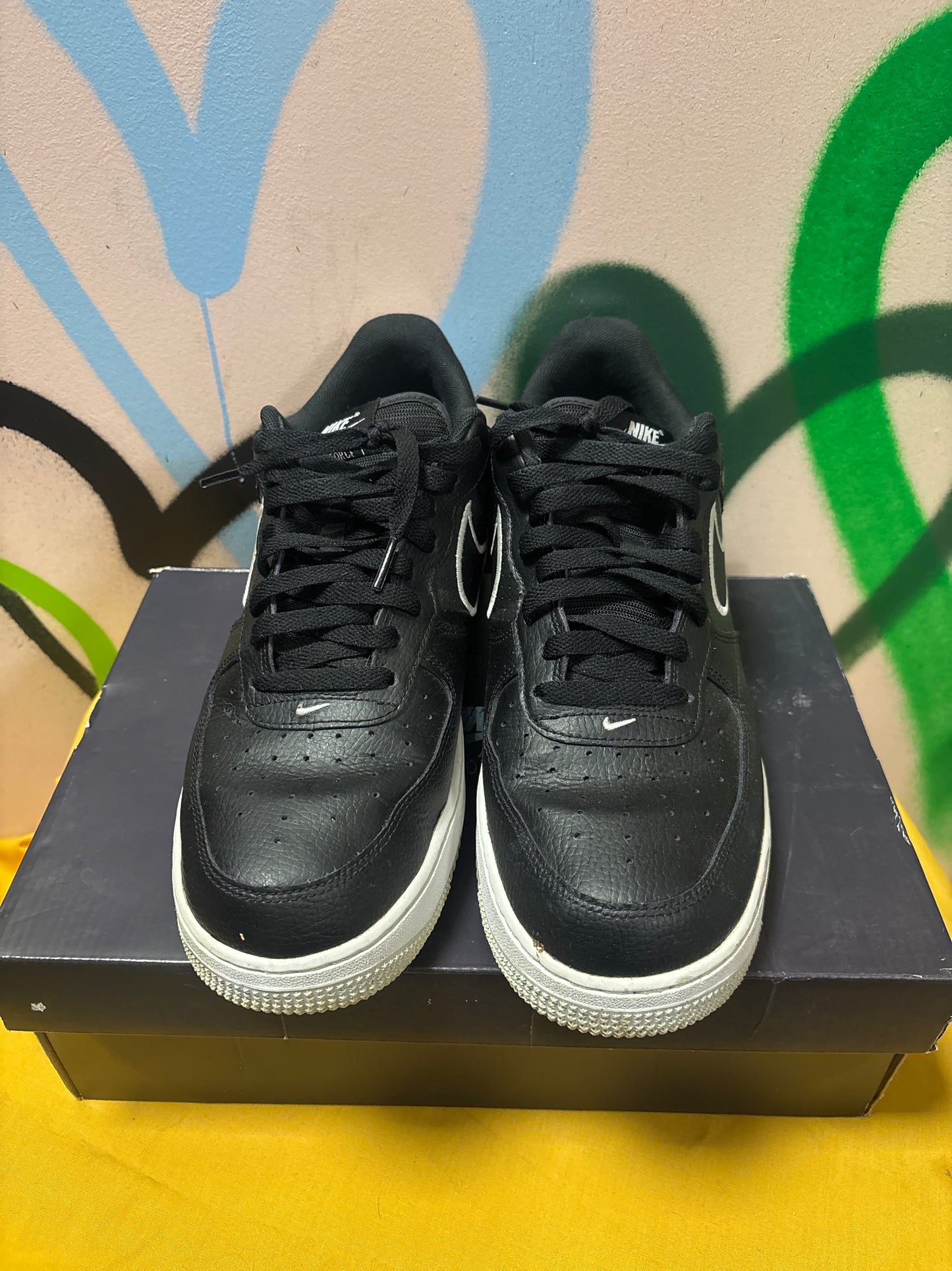 Nike Air Force 1 '07 men's sneakers in a black and white colorway Mens Size 11 Women’s 12.5