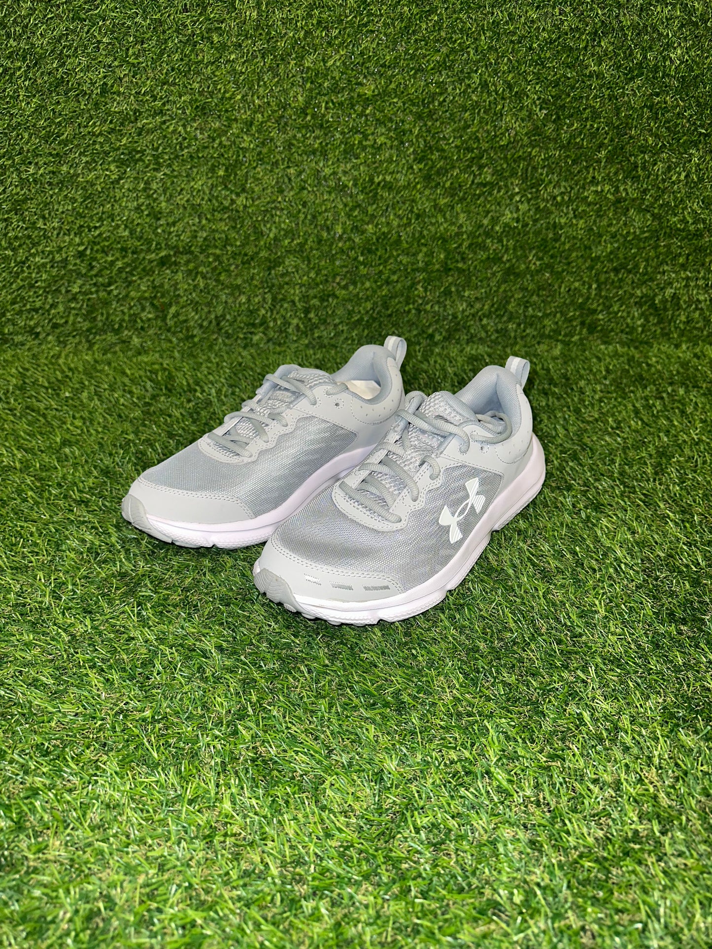 UNDER ARMOUR RUNNING SHOE SIZE 7.5