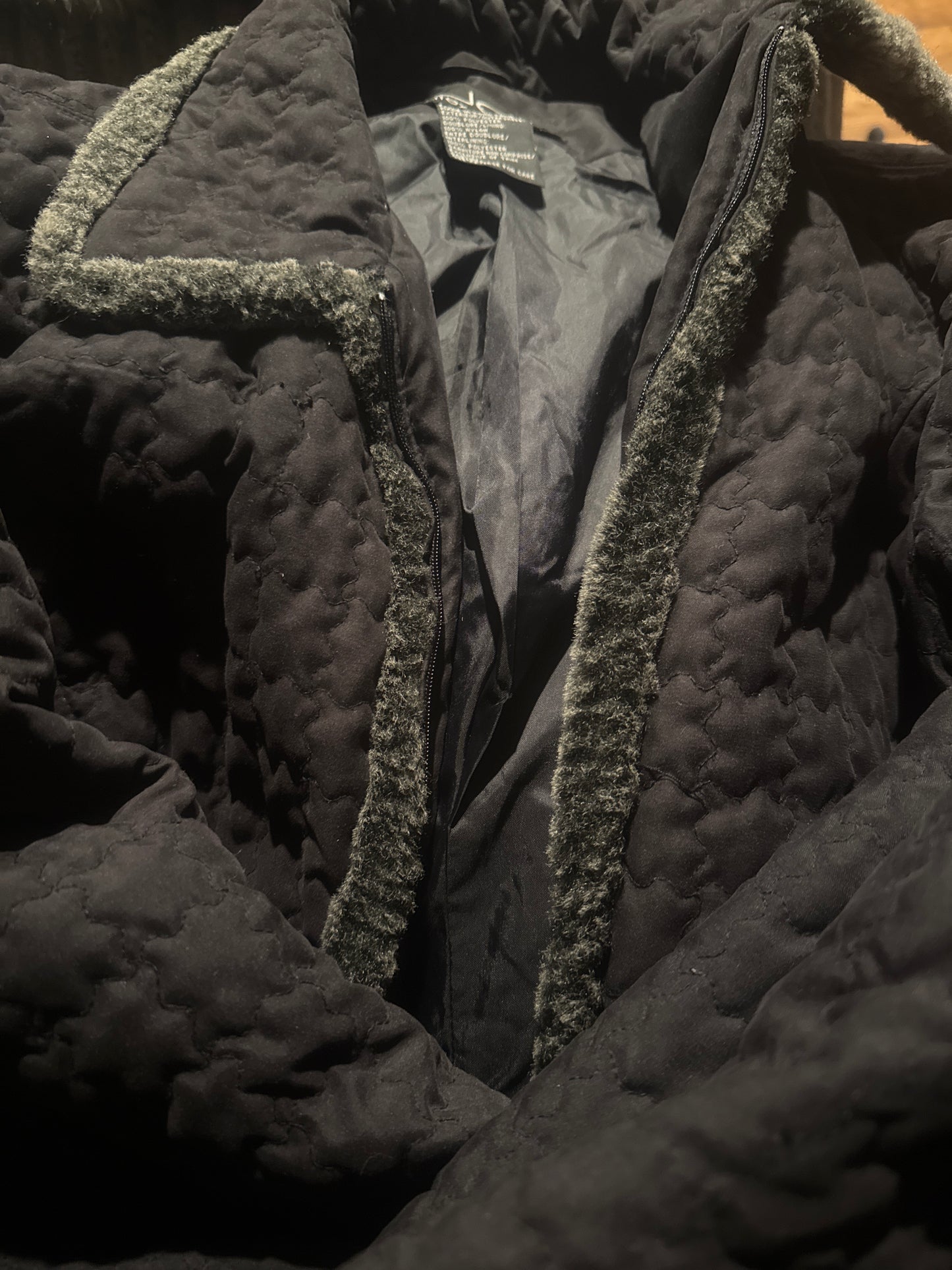 (LARGE) Vintage Utex Design Nylon Fleeced Lined Patterned Black & Grey Zip Up