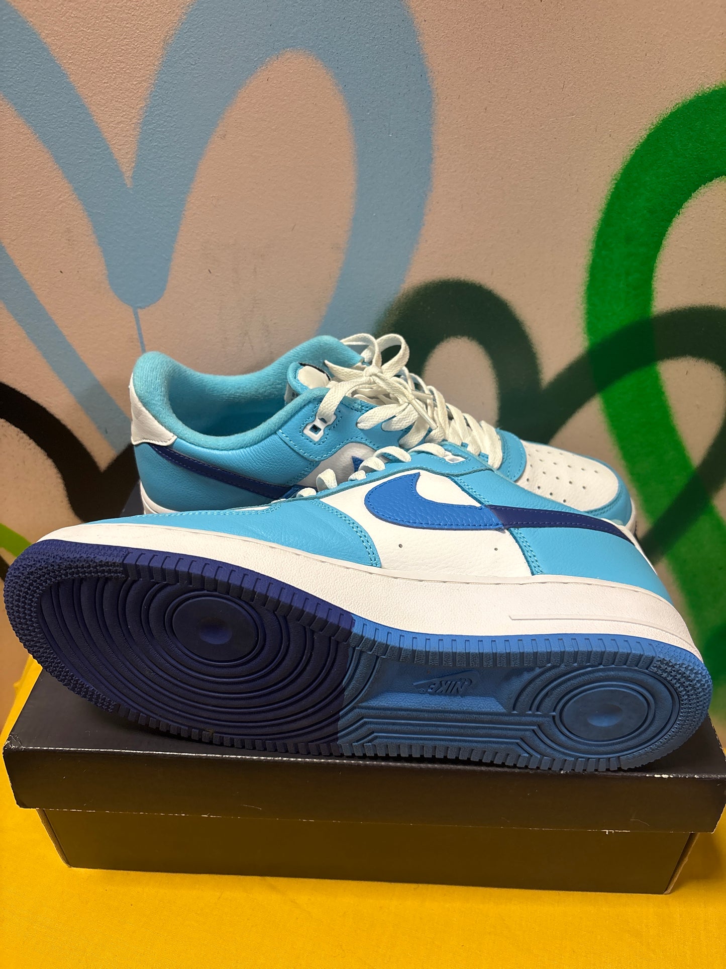 Nike Air Force 1 '07 LV8 Split sneakers in the "Light Photo Blue" colorway Mens Size 11 Women’s 12.5