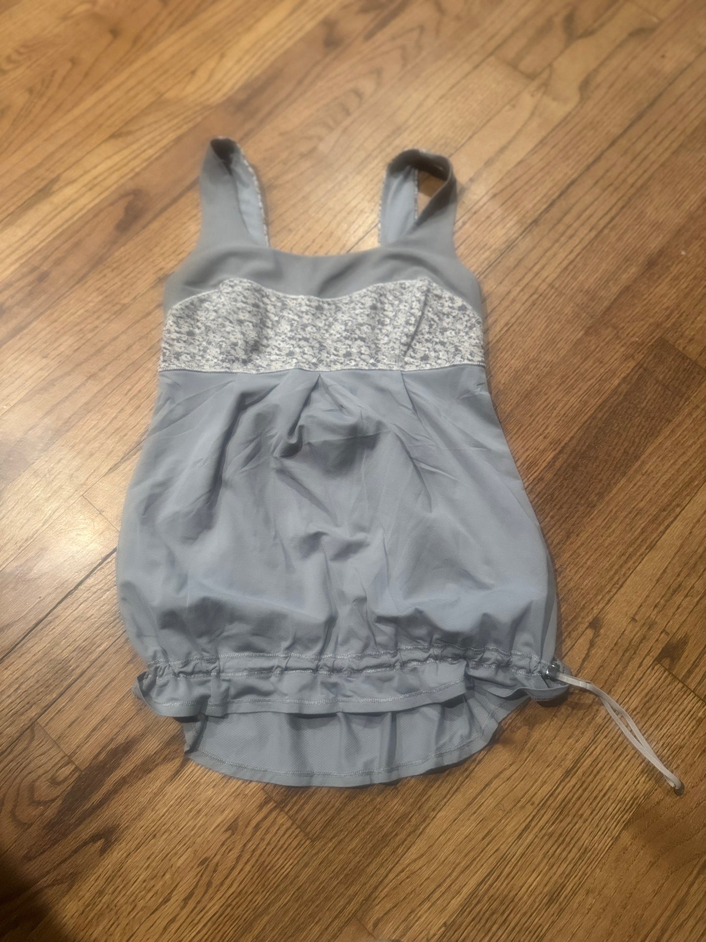(SZ4) Lululemon Floral Elevate Tank Top W Drawstring Gray Floral