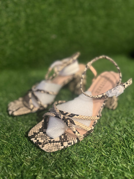 TINSTREE SNAKE HEEL SIZE 6