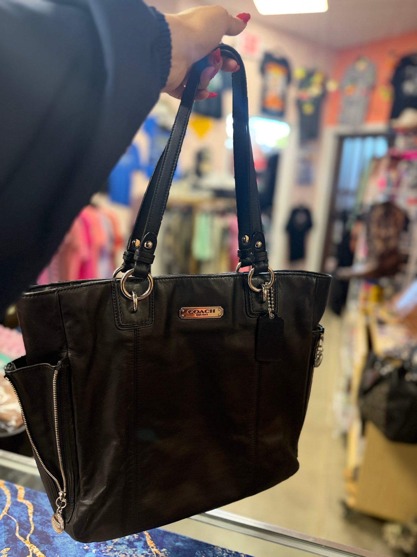 Coach Gallery Blk Leather North South Tote Shoulder Bag Side Zips (F19456) **AUTHENTICATED**