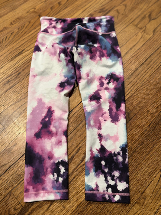 (6) Lululemon Blooming Pixie Capri