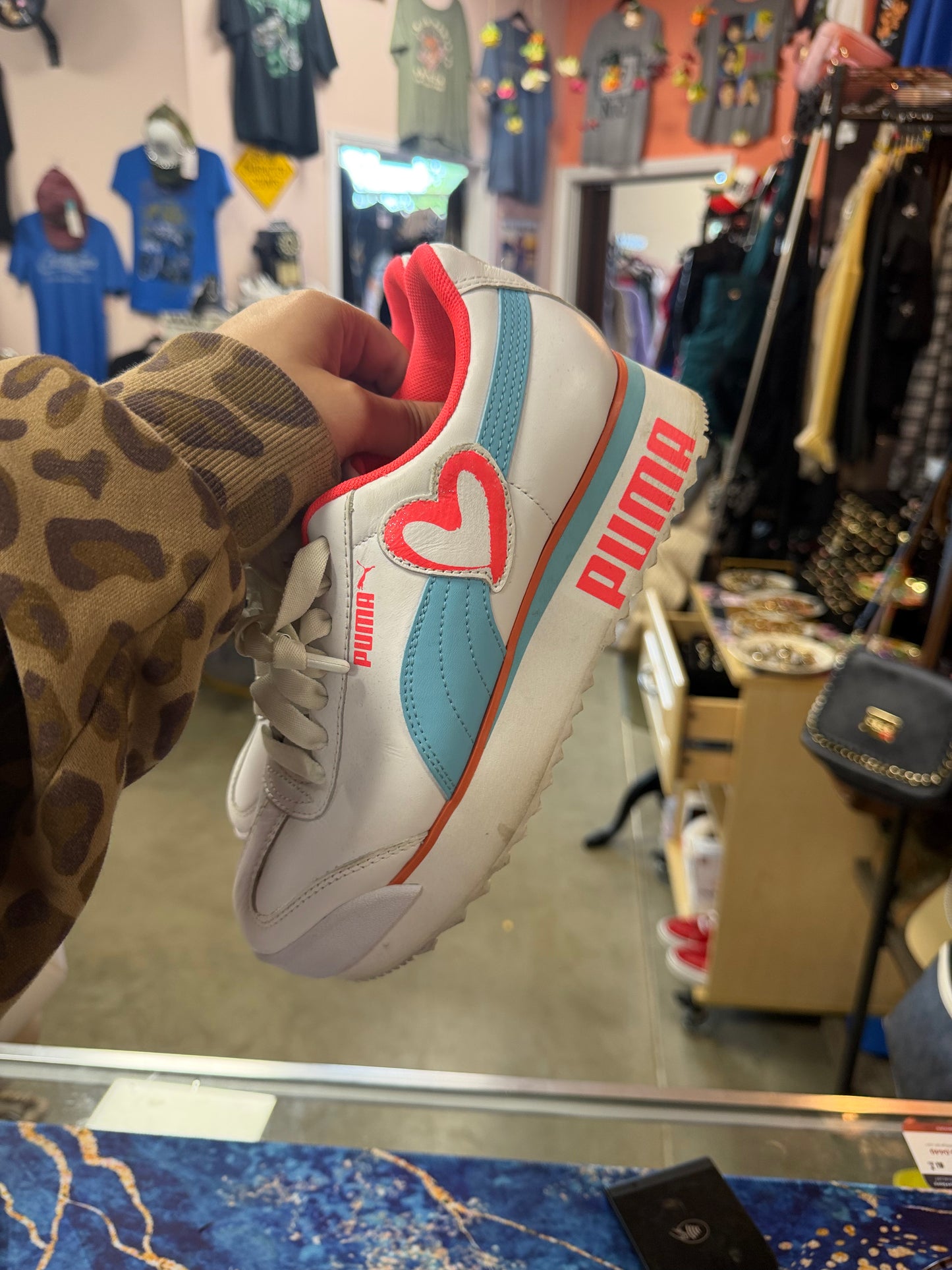(6.5 WMN) Puma Women’s Roma Amor Heart Sneakers Size Blue and orange 371861-01
