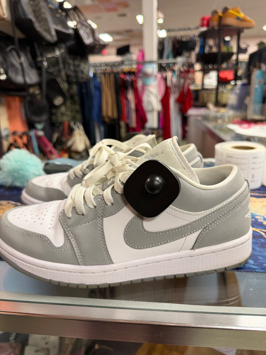 (Size 8.5 Women) Jordan 1 Low White Wolf Grey