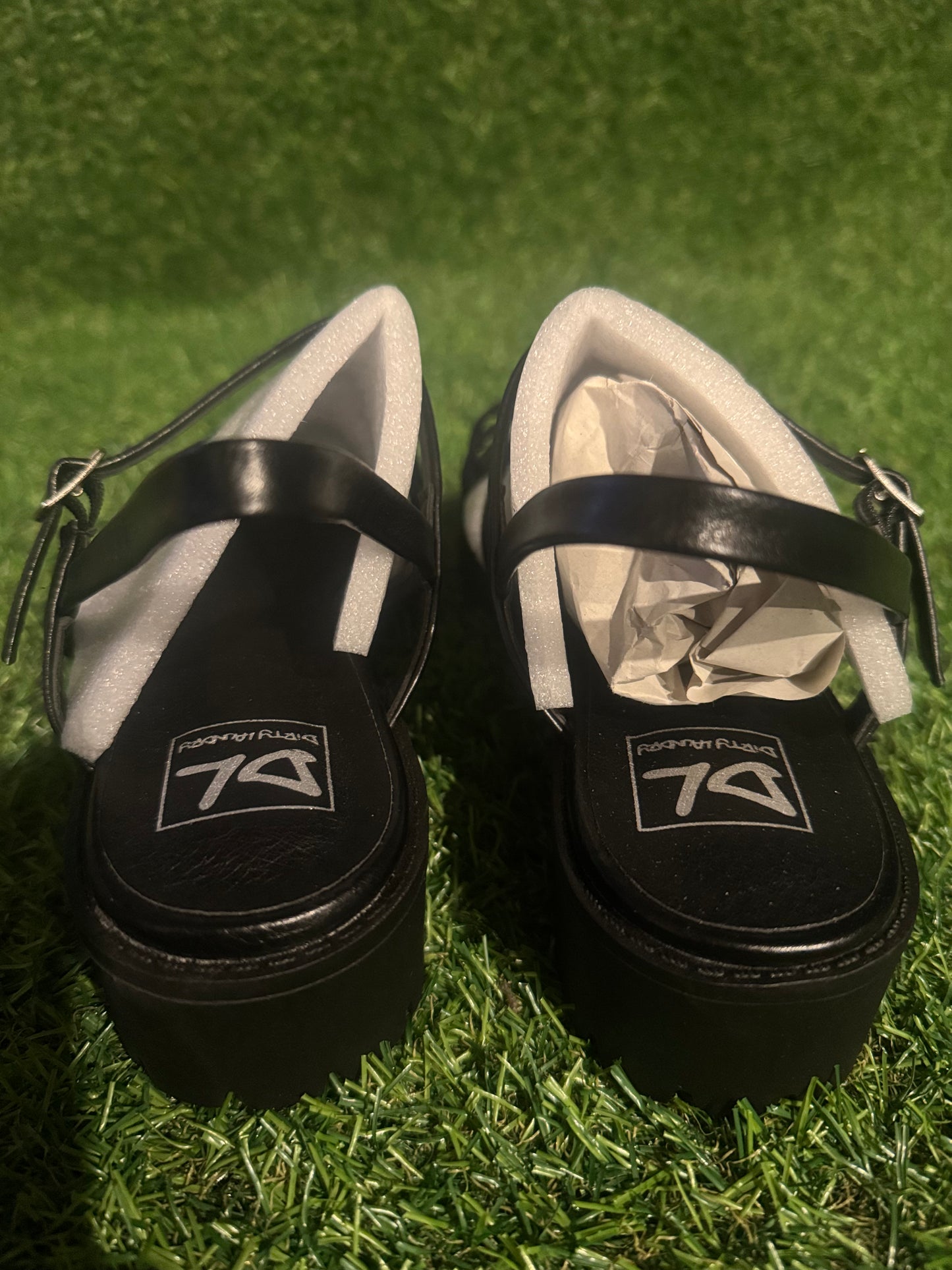 DIRTY LAUNDRY BLACK WEDGE SANDAL SIZE 8