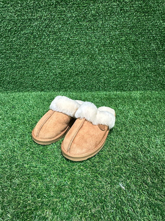 FIRESIDE SLIP ONS SIZE 9.5