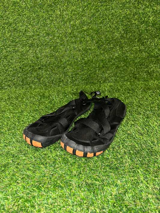 OZARK TRAIL BLACK SANDAL SIZE 12