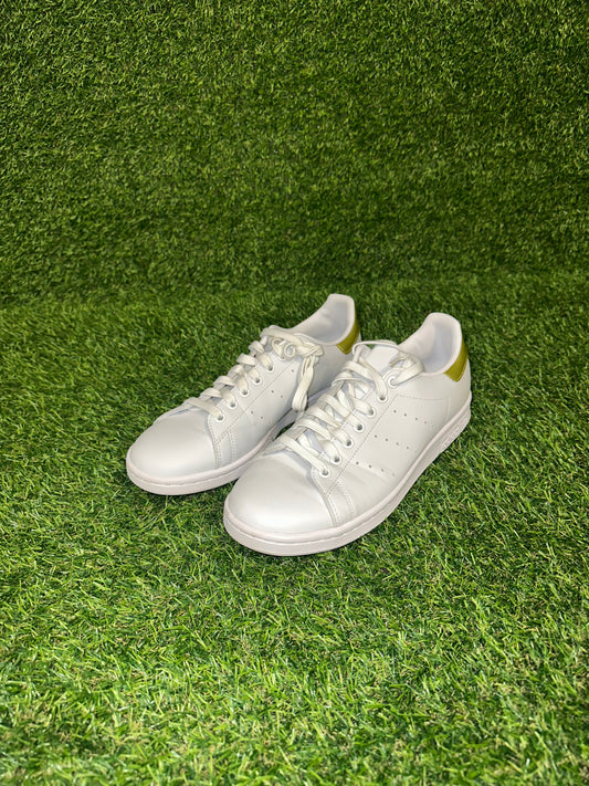 ADIDAS FLAT WHITE GOLD SIZE 9