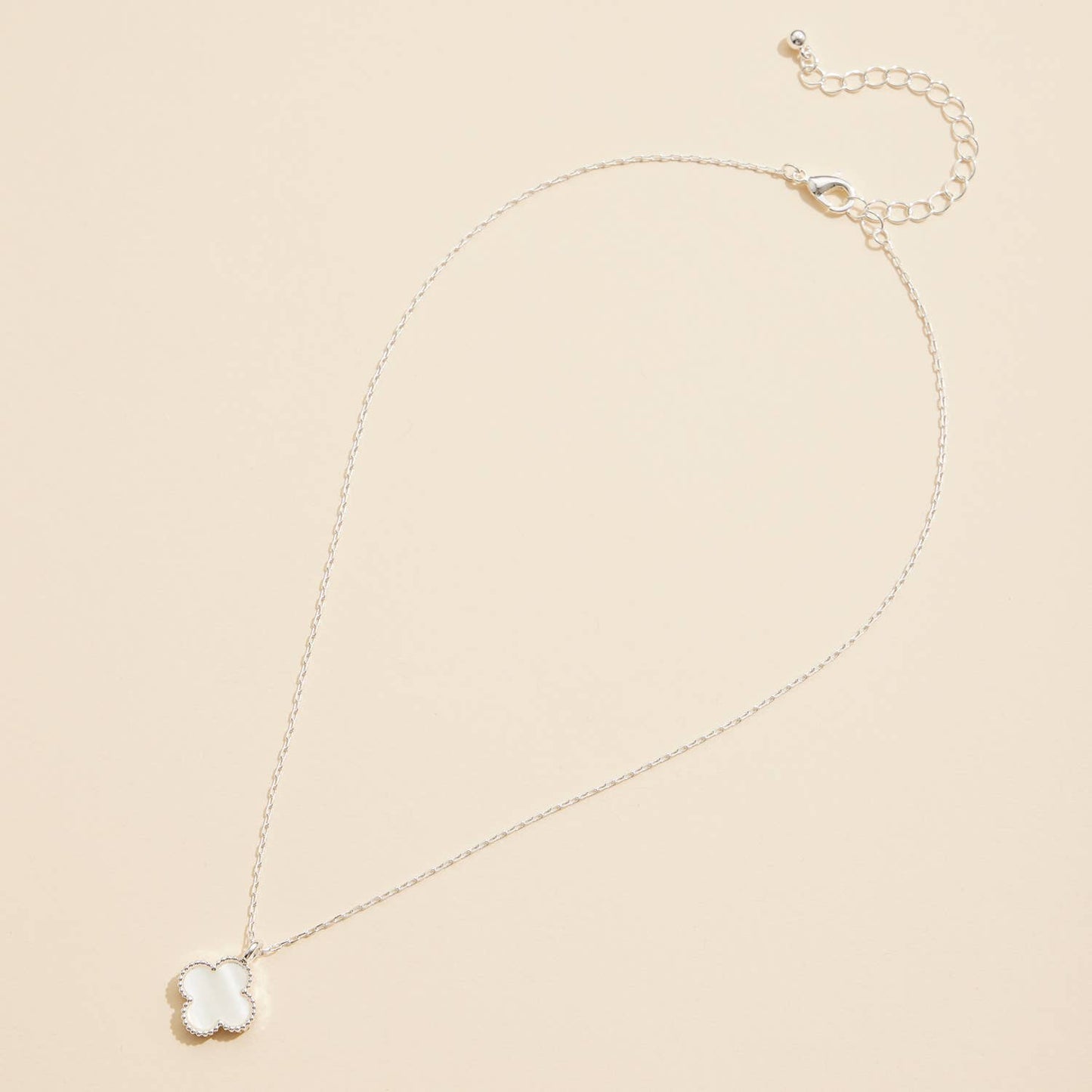 Single Flower Shell Charm Short Necklace
